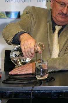 M�nchner Wasser, einfach genial - Buchpr�sentation Christian Ude. Foto: Andrea Pollak
