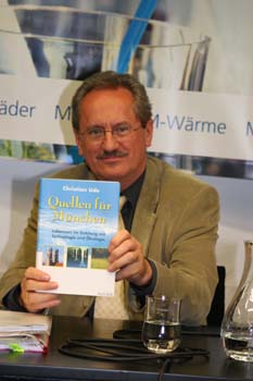 M�nchner Wasser, einfach genial - Buchpr�sentation Christian Ude. Foto: Andrea Pollak